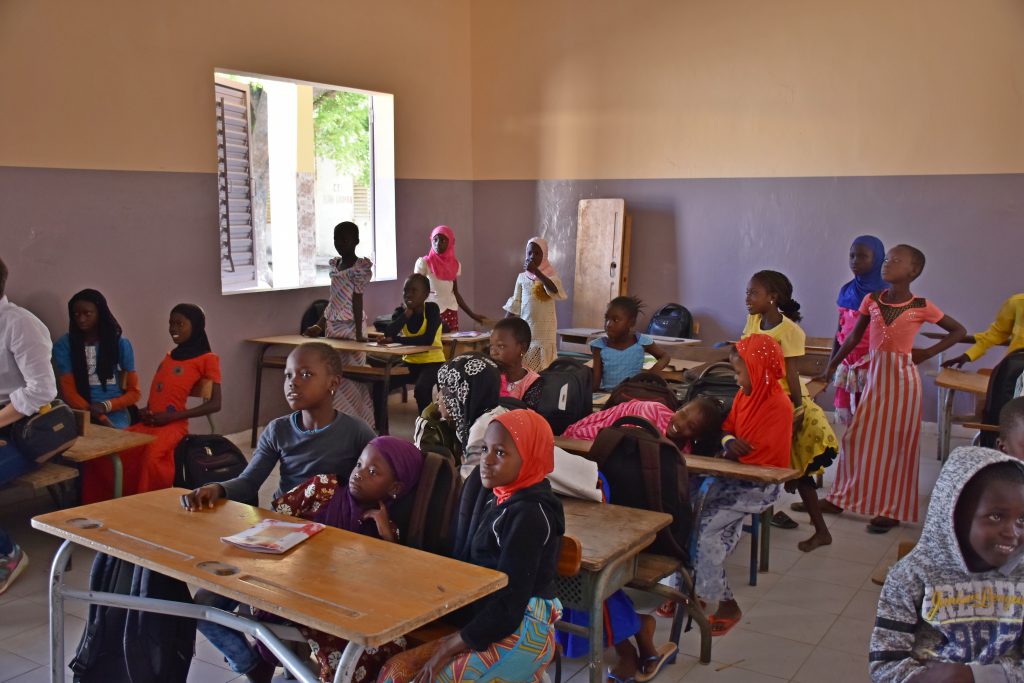 Bureau pour enfants Études pour enfants École pour Senegal